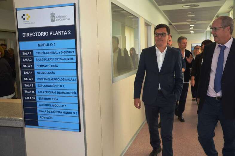 Pablo Rodríguez y el consejero José Manuel Baltar, durante la visita (Foto TA)